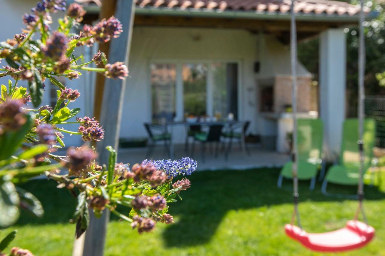 Apartment Green Garden Pula Exterior photo